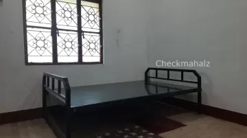 Oddanchatram Easwari Kalyana Mahal's Bride Room