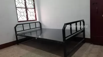 Oddanchatram Easwari Kalyana Mahal's Groom Room