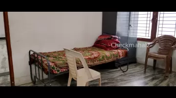 Oddanchatram ThangaJothi Thirumana Mandapam's Groom Room